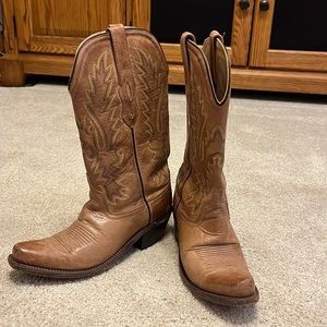 Old West Pointed Toe Cowgirl Boots